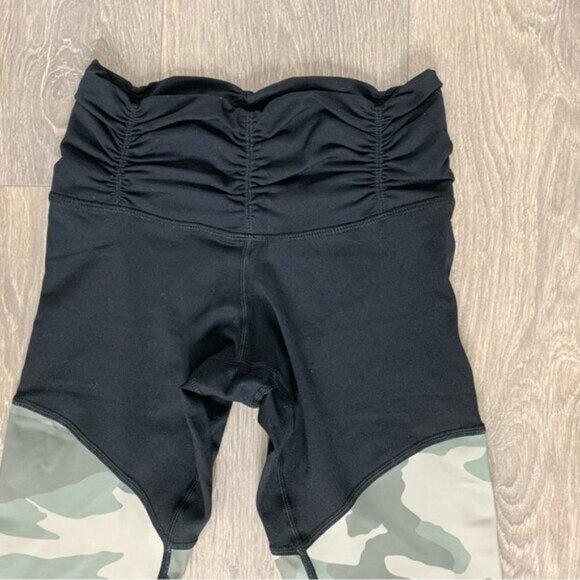 Carbon38 Echo Leggings Hero Collection Ruched Black Camo High Rise Waist Size XS - Picture 6 of 12